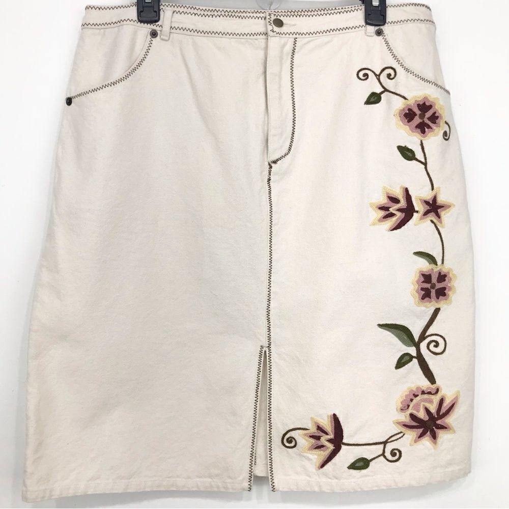 III State Floral Embroidered Cream 100% Cotton Canvas Zigzag Stitch Pencil Skirt